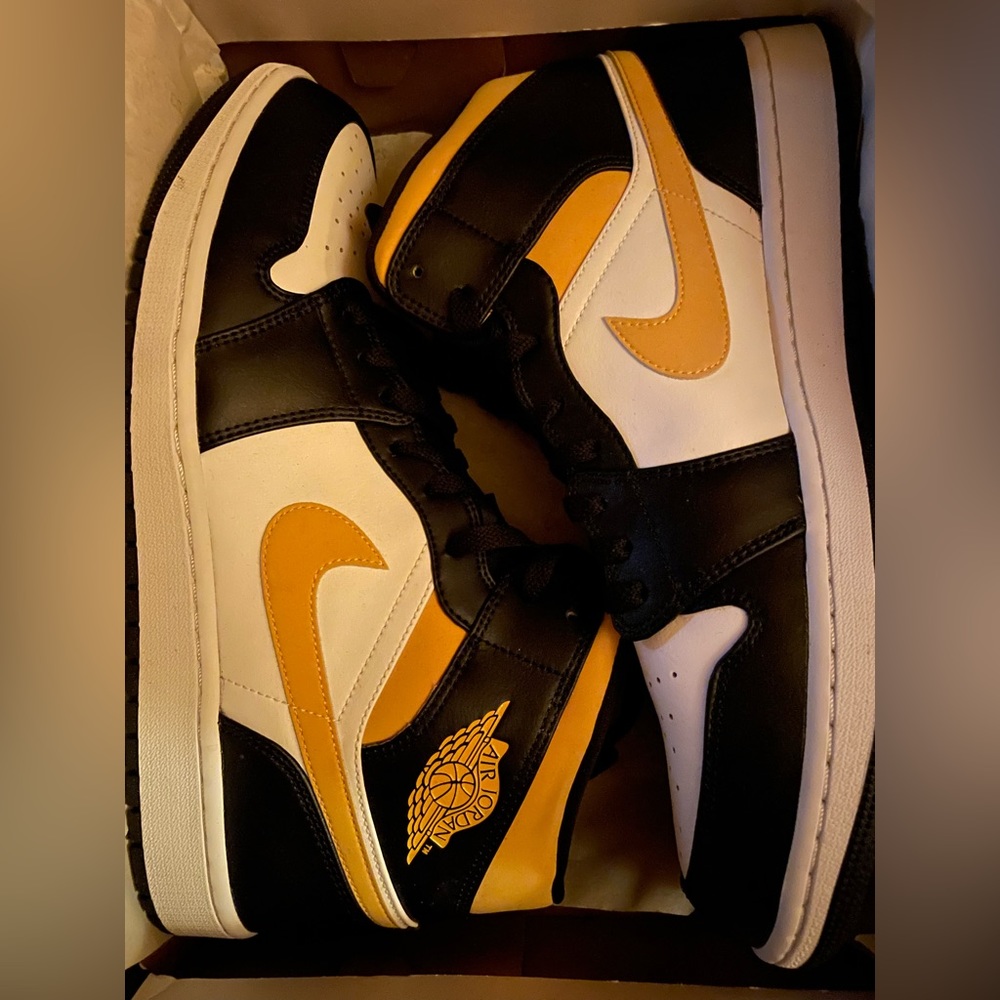 White Pollen Black Jordan 1 Sz 14